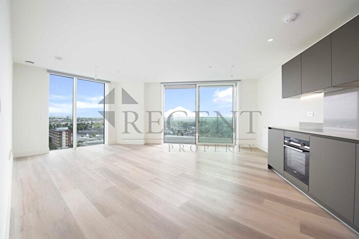 2 Bedroom Apartment To Rent In Hale Works Apartment, Daneland Walk, N17