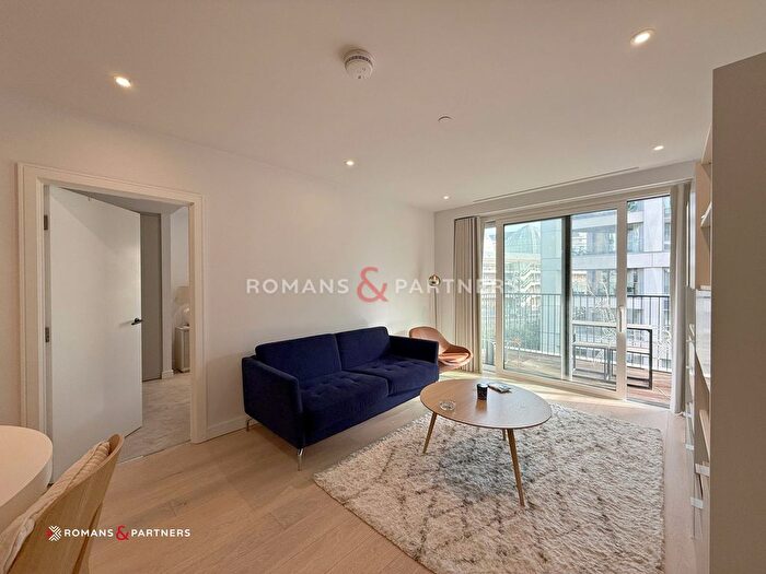 2 Bedroom Flat To Rent In Fairwater House, Chelsea Creek, SW6