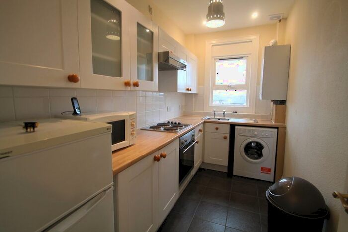 2 Bedroom Flat To Rent In Clepington Road, Dundee, DD3