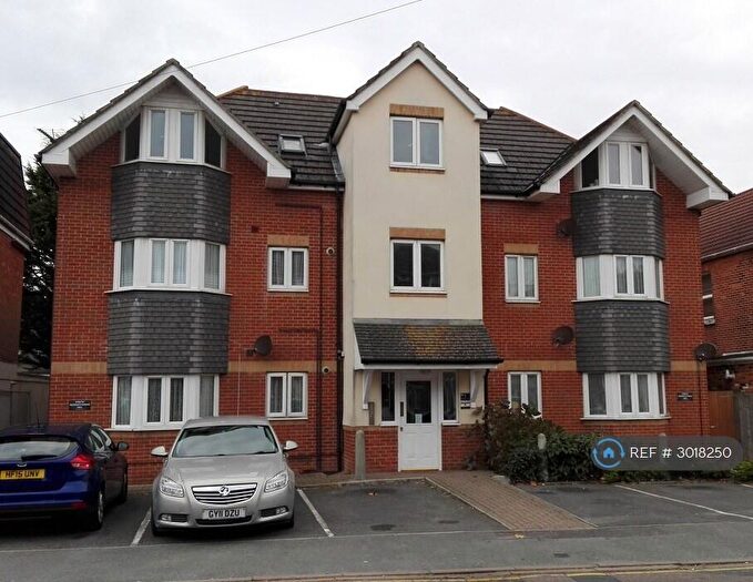 2 Bedroom Flat To Rent In Adeline Road, Bournemouth, BH5