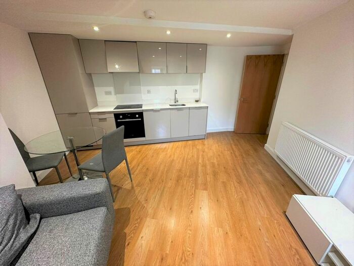 1 Bedroom Flat To Rent In Fitzwilliam House, Comer Crescent, Southall, UB2