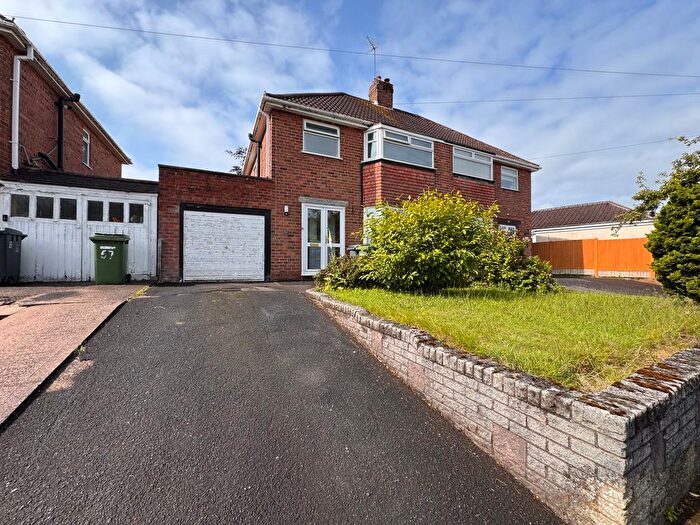 3 Bedroom Semi-Detached House To Rent In Wakeley Hill, Penn, Wolverhampton, WV4