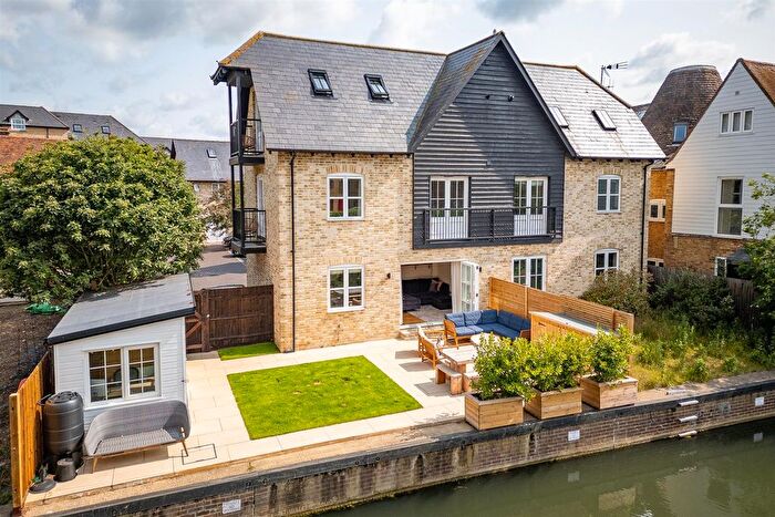 3 Bedroom Semi-Detached House For Sale In Waterside Court, Ware, SG12