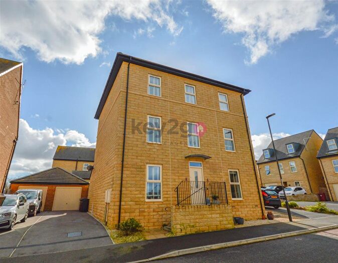 4 Bedroom Semi-Detached House For Sale In Tivey Road, Eckington, Sheffield, S21