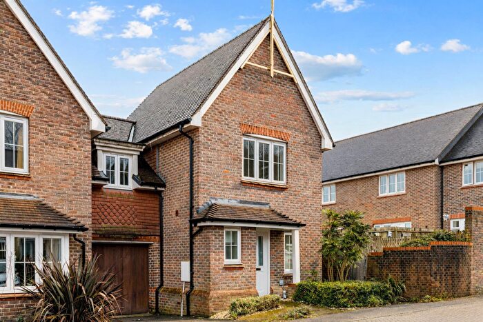 3 Bedroom Link Detached House For Sale In Rushy Grove, Haywards Heath, RH16