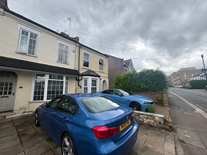 4 Bedroom Terraced House To Rent In Victoria Road, Barnet, EN4