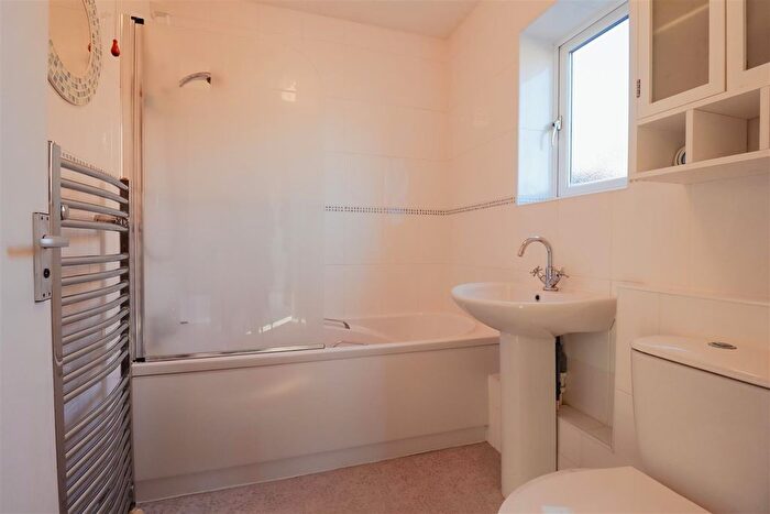 2 Bedroom Semi-Detached House For Sale In St. Wulstan Way, Southam, CV47