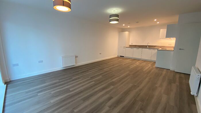 1 Bedroom Flat To Rent In Flat, Marina Place, Birmingham, B16