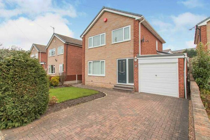 3 Bedroom Detached House To Rent In Lyndale Drive, Wrenthorpe, Wakefield, West Yorkshire, WF2