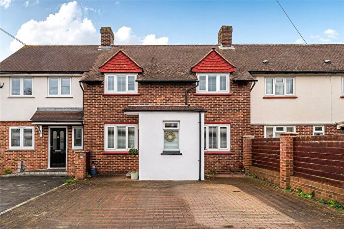 3 Bedroom Terraced House For Sale In Southdown Road, Hersham, KT12