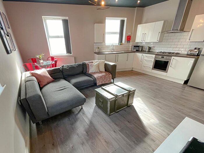 8 Bedroom Terraced House To Rent In Holt Road, L7