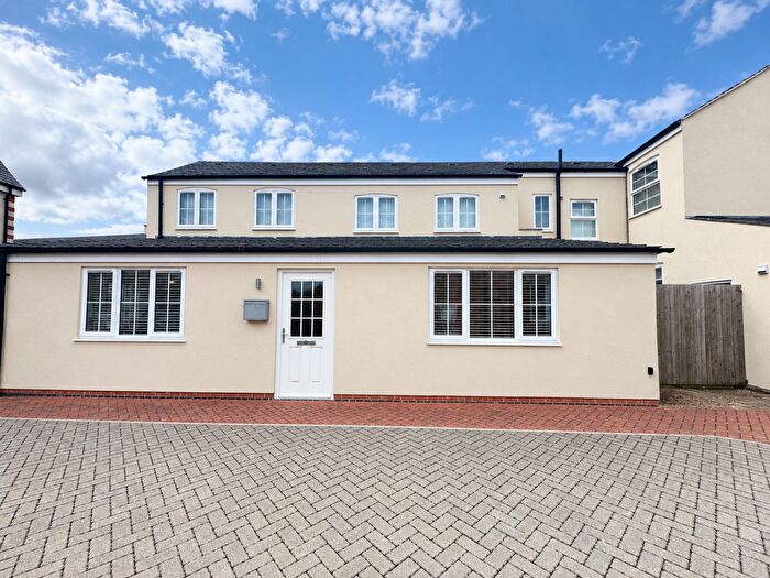 2 Bedroom Bungalow To Rent In Temple Street, Rugby, CV21