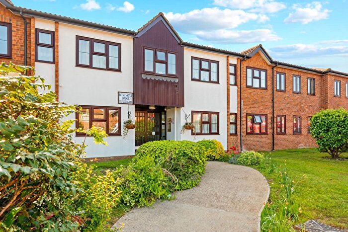 2 Bedroom Flat For Sale In Addington Road, West Wickham, BR4