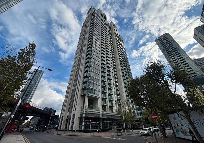 2 Bedroom Flat For Sale In Flat, Pan Peninsula Square, Canary Wharf, London, E14