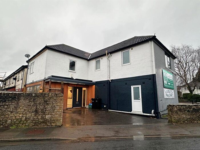 3 Bedroom Maisonette To Rent In Bath Road, Bristol, BS31