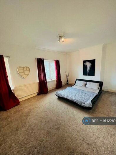 3 Bedroom Terraced House To Rent In Cromwell Road, Newport, NP19