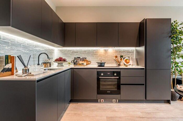 1 Bedroom Flat For Sale In Horlicks Quarter, Slough, SL1