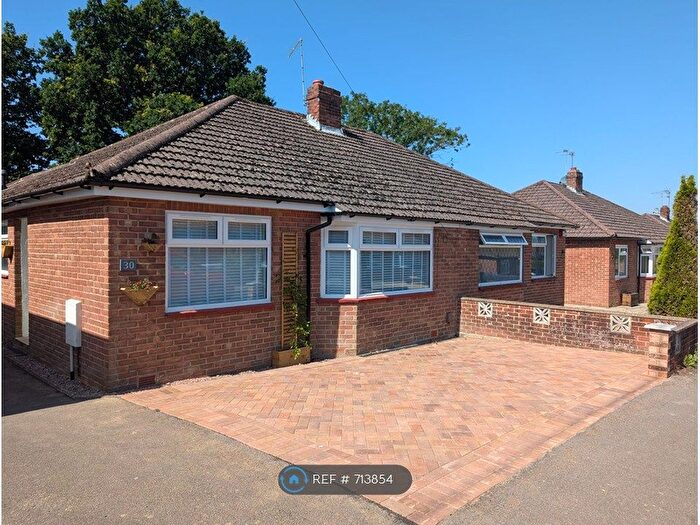 2 Bedroom Bungalow To Rent In Linda Grove, Cowplain, PO8
