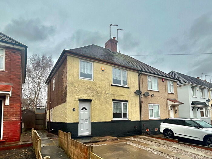 4 Bedroom Semi Detached House For Sale In Tudor Street, Tipton, DY4