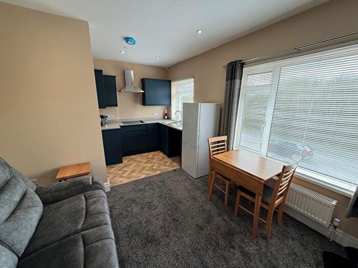 1 Bedroom Flat To Rent In Swansea Road, Garden Village, Swansea, SA4