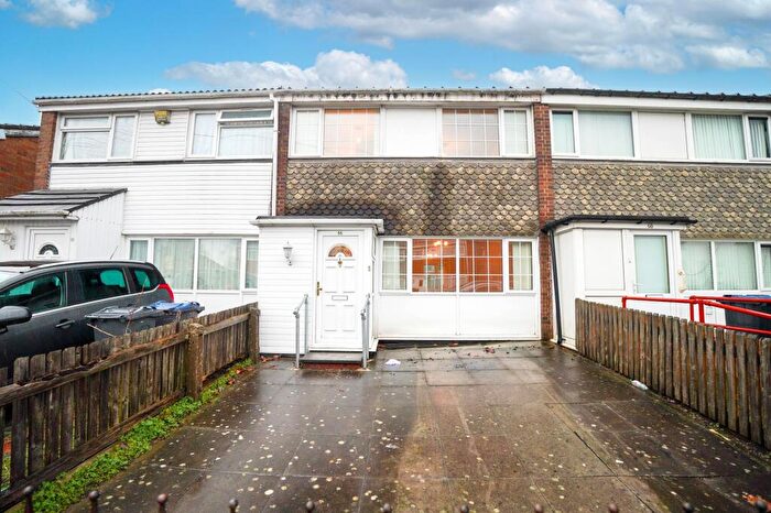 3 Bedroom Terraced House For Sale In White Road, Sparkbrook, B11