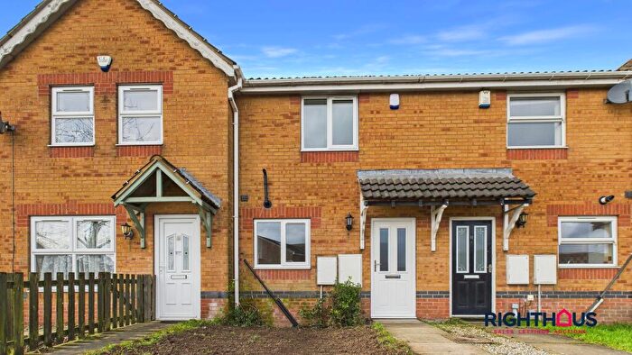 2 Bedroom Terraced House For Sale In Stainton Close, Bradford, BD6