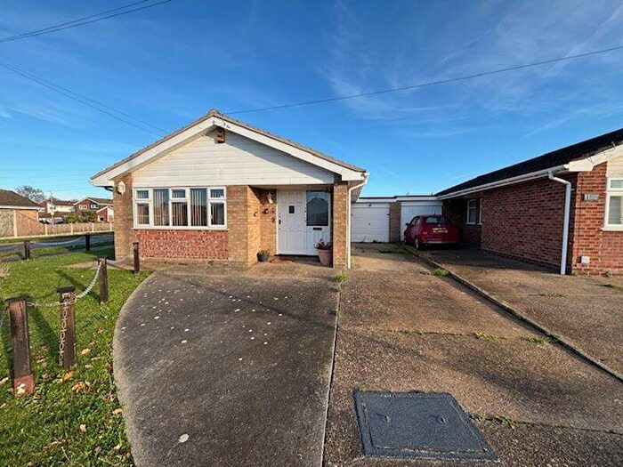 3 Bedroom Bungalow For Sale In Grebe Close, Bradwell, NR31