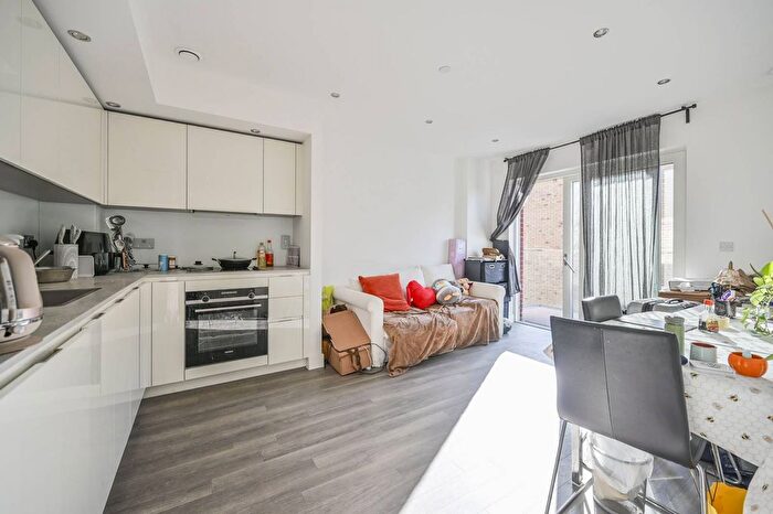 1 Bedroom Flat To Rent In Lismore Boulevard, Colindale, London, NW9