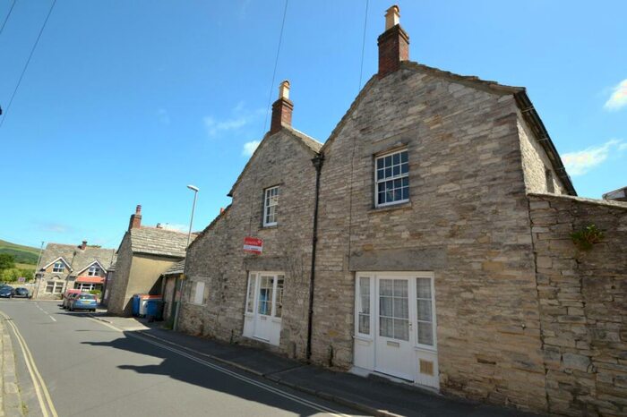 2 Bedroom Terraced House To Rent In Swanage, BH19