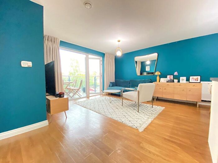 2 Bedroom Flat For Sale In Homesdale Road, Bromley, BR2