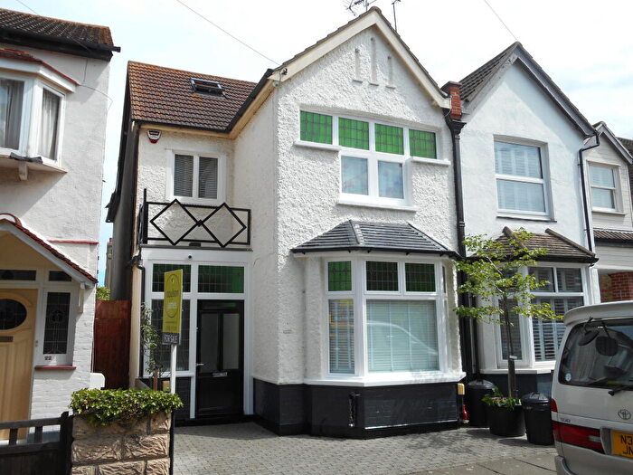 4 Bedroom Semi-Detached House For Sale In Lansdowne Avenue, Essex, Leigh-on-Sea, SS9