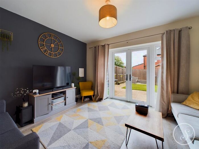 2 Bedroom Terraced House For Sale In Eden Court, Leeds, LS4
