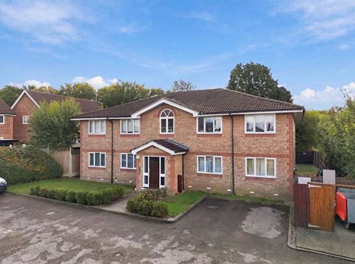 2 Bedroom Flat For Sale In Lancaster Drive, Langdon Hills, SS16