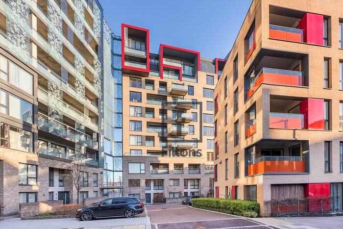 3 Bedroom Flat To Rent In Peartree Way, London, SE10