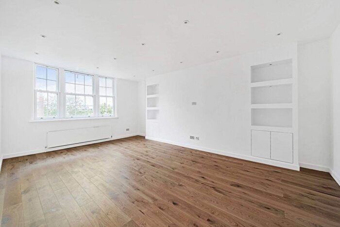 2 Bedroom Flat For Sale In Maida Vale, London, W9