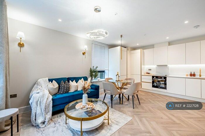 2 Bedroom Flat To Rent In Hatfield Road, St Albans, AL1