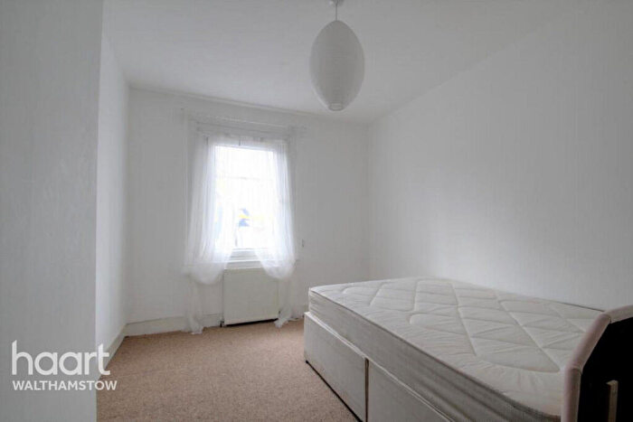 2 Bedroom Flat To Rent In St Mary Road, London, E17