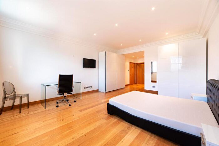 2 Bedroom Apartment To Rent In £pppw - Murton House - Grainger Street, NE1