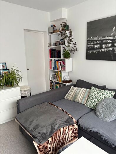 2 Bedroom Flat To Rent In Hyde Gardens, Eastbourne, BN21