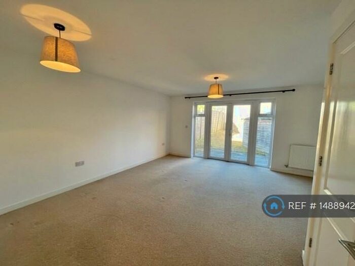 3 Bedroom End Of Terrace House To Rent In Tall Elms Road, Patchway, Bristol, BS34