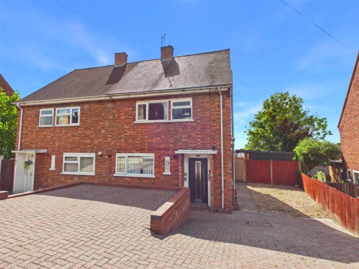 3 Bedroom Semi Detached House For Sale In Dart Road, Worcester, Worcestershire, WR5
