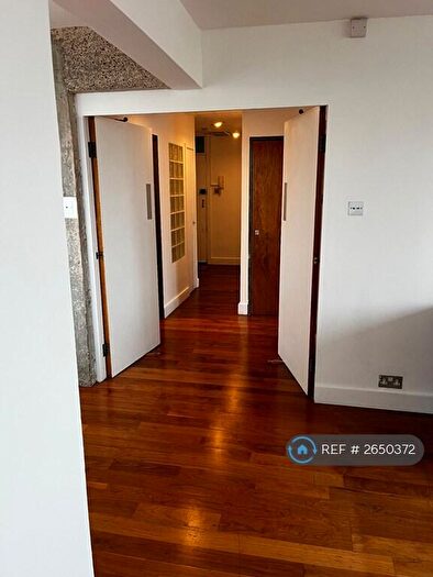 2 Bedroom Flat To Rent In Radnor St, London, EC1V