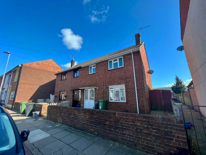 3 Bedroom House To Rent In Walmer Road, Portsmouth, PO1