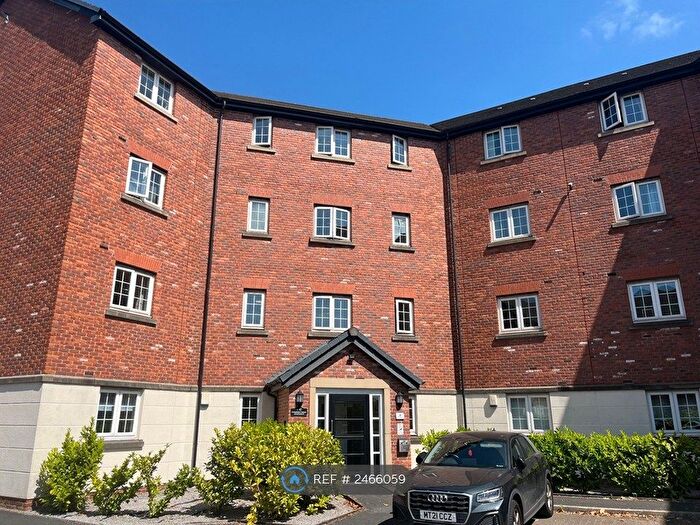 2 Bedroom Flat To Rent In Thompson Court, Swinton, Manchester, M27