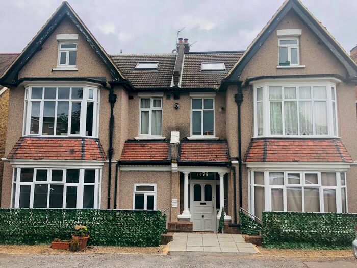 1 Bedroom Flat To Rent In Ravensbourne Park, Catford, London, SE6