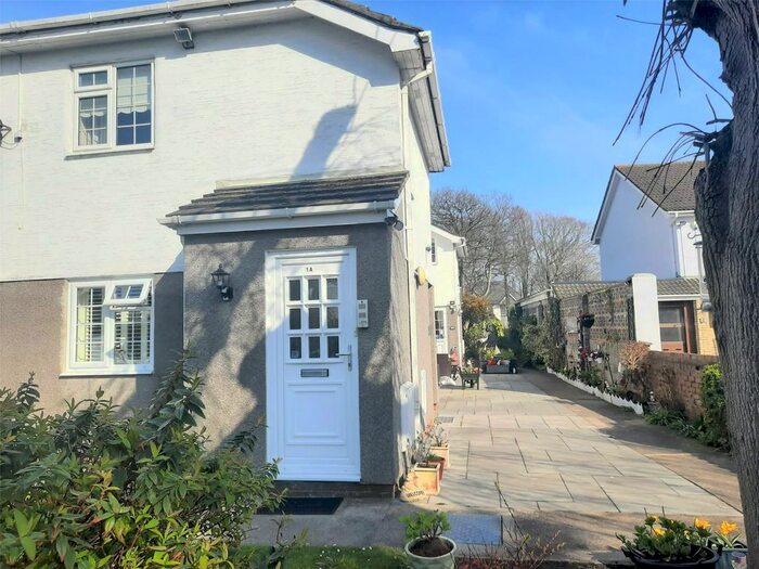 2 Bedroom Flat To Rent In St Johns Court, Beach Road, Newton, Porthcawl, CF36