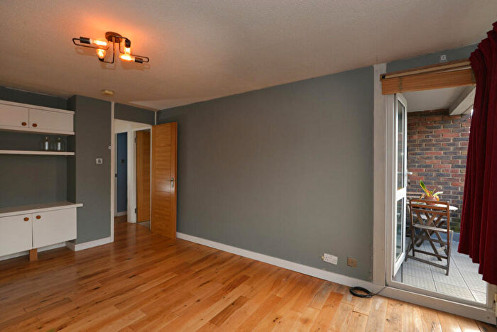 1 Bedroom Flat To Rent In Queens Crescent, London, NW5