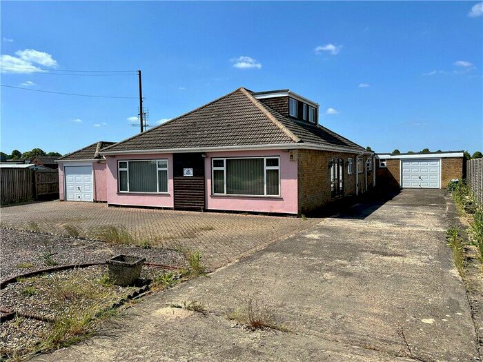 3 Bedroom Bungalow For Sale In Horseshoe Road, Spalding, Lincolnshire, PE11