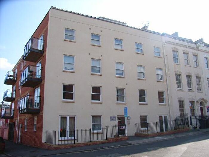 2 Bedroom Apartment To Rent In Balloon Court - St Pauls, BS2