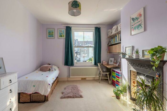5 Bedroom Terraced House To Rent In St. Albans Road - Westbury Park, BS6